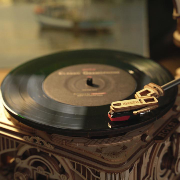 Rokr Classical Gramophone